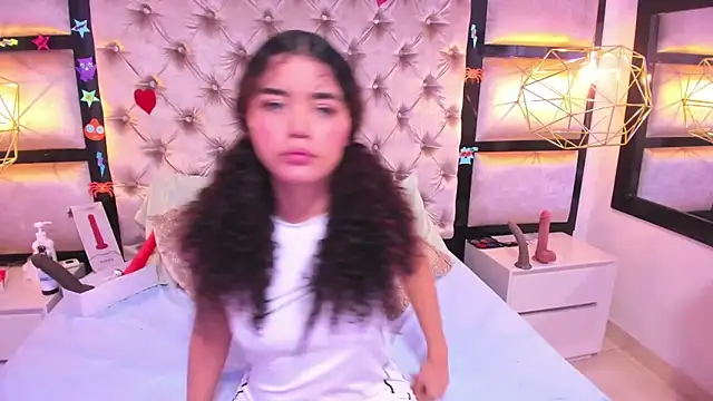 Snapshot of Angela_lovee chatting on February 24, 2026, 1:01 pm Angela lovee online show from February 24, 2026, 1:01 pm