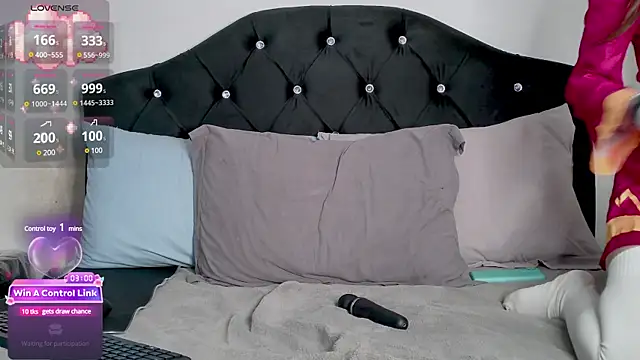 nonawhitemm online show from March 12, 2025, 11:54 pm