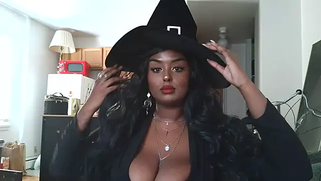 SiminFox online show from October 29, 2025, 5:56 pm