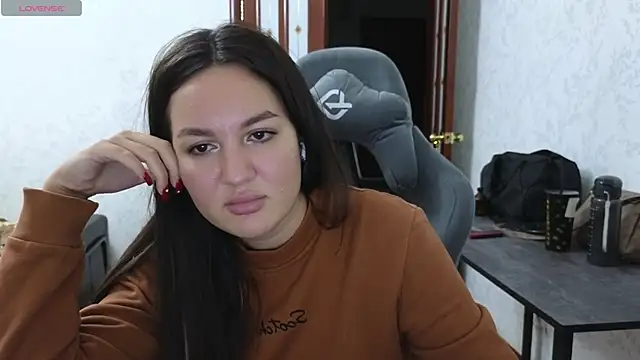 Nelly Fischer online show from February 26, 2025, 4:16 pm