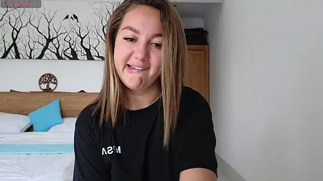 Nelly Fischer online show from November 10, 2025, 12:04 am