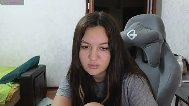 Nelly Fischer online show from March 9, 2025, 8:31 pm