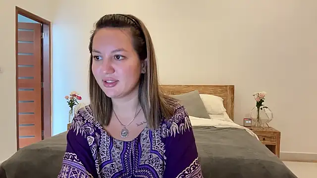 Nelly Fischer online show from September 26, 2025, 1:01 am