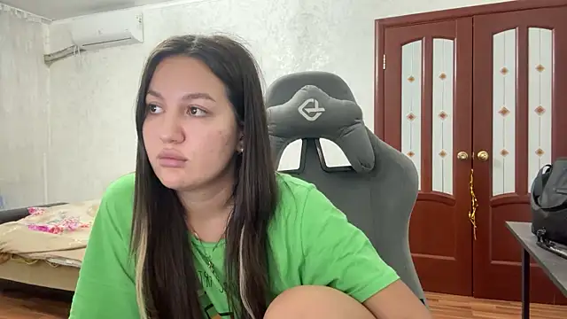 Nelly Fischer online show from February 19, 2025, 7:37 pm