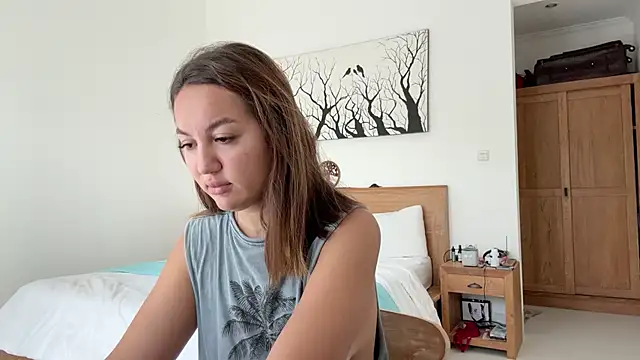 Nelly Fischer online show from November 20, 2025, 7:31 am