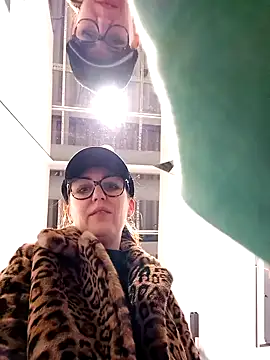 Ulyana72882 online show from December 23, 2024, 2:50 pm