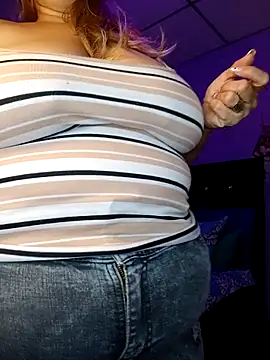 EllisW8 online show from November 11, 2025, 11:49 am