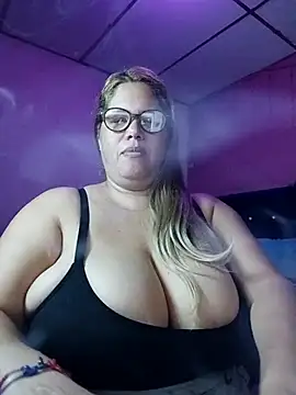 EllisW8 online show from September 26, 2025, 12:12 pm