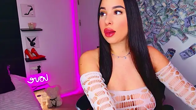 MissAmeliaa online show from May 22, 2026, 12:03 pm