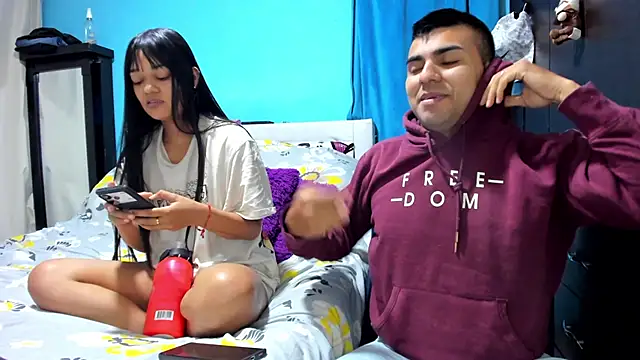 2ScarletandRyan8 online show from May 12, 2026, 9:04 am