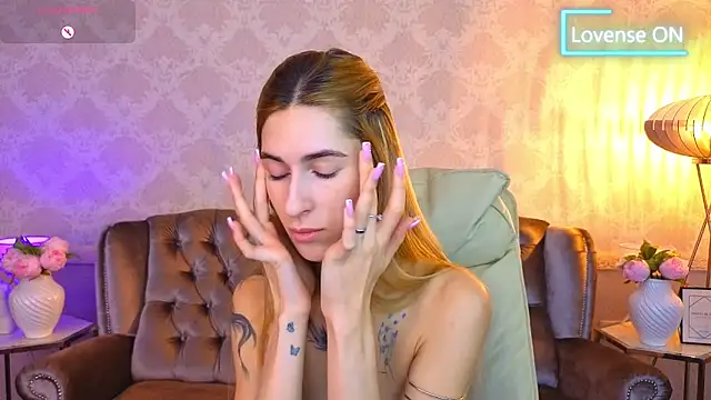 Sexy Lava online show from November 10, 2025, 7:13 am