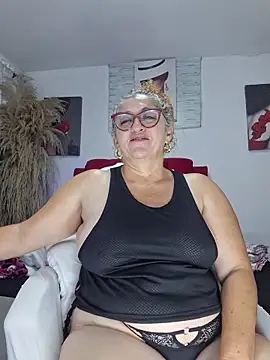 evelin hott online show from February 3, 2026, 3:26 am