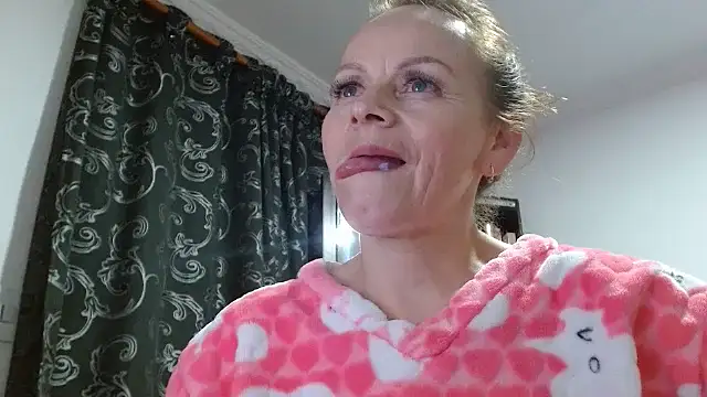 asleycavta online show from March 6, 2025, 4:08 am