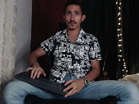 HomeAloneK online show from September 21, 2025, 8:03 pm