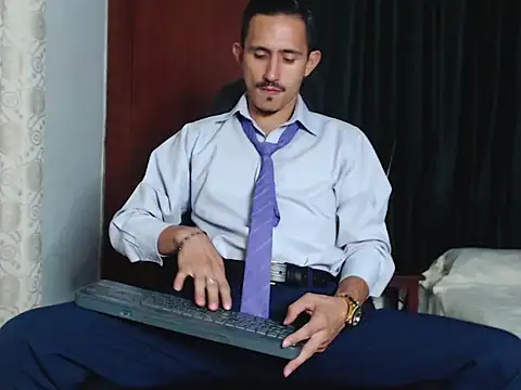 HomeAloneK online show from September 17, 2025, 7:38 pm