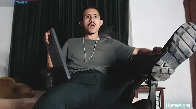 HomeAloneK online show from March 20, 2025, 10:40 pm