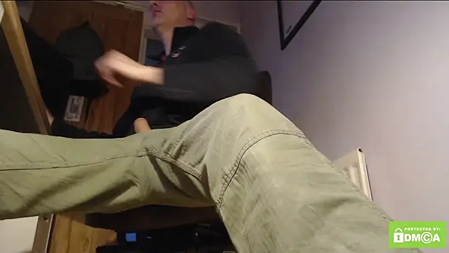 Snapshot of eatmycum4you_1baller chatting on February 19, 2026, 4:59 pm eatmycum4you 1baller online show from February 19, 2026, 4:59 pm