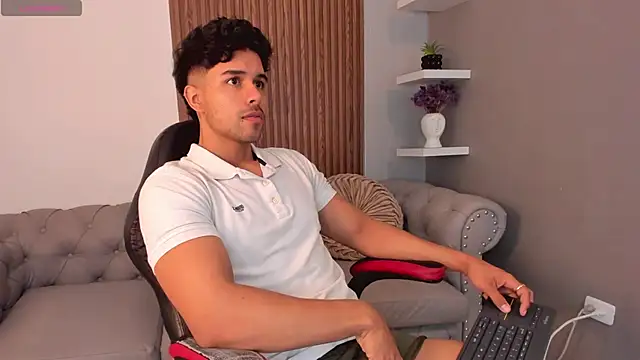 liam collins21 online show from March 19, 2025, 11:28 am