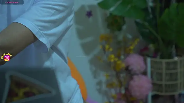 antonella maitt1 online show from March 13, 2025, 1:10 am