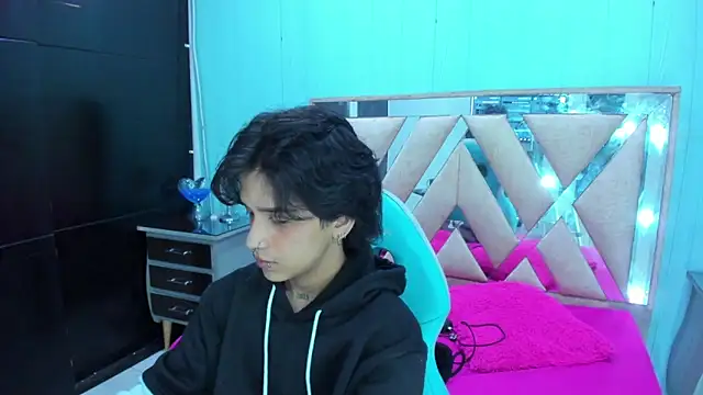 alex 477 online show from February 16, 2026, 11:42 am