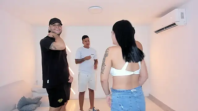 Snapshot of brutal_sex_room2 chatting on September 23, 2025, 12:45 pm brutal sex room2 online show from September 23, 2025, 12:45 pm