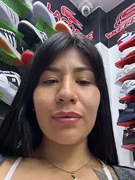 Snapshot of kim_monti chatting on February 14, 2025, 1:13 am kim monti online show from February 14, 2025, 1:13 am