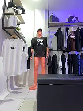 Snapshot of kim_monti chatting on October 17, 2025, 11:50 pm kim monti online show from October 17, 2025, 11:50 pm