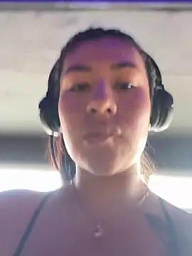 Snapshot of kim_monti chatting on March 2, 2025, 6:13 pm kim monti online show from March 2, 2025, 6:13 pm