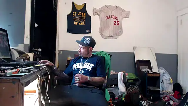 sledge901 online show from October 18, 2025, 5:37 pm