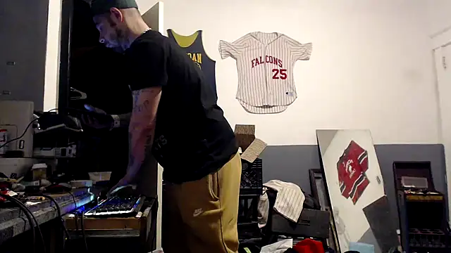 sledge901 online show from January 9, 2025, 4:19 am