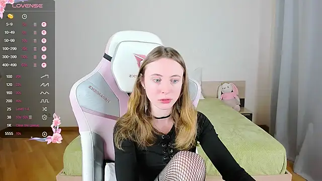 Cowell Adelina online show from October 13, 2025, 9:33 am