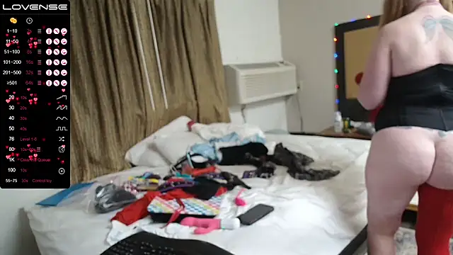 SexyRed247365 online show from February 5, 2026, 12:01 pm