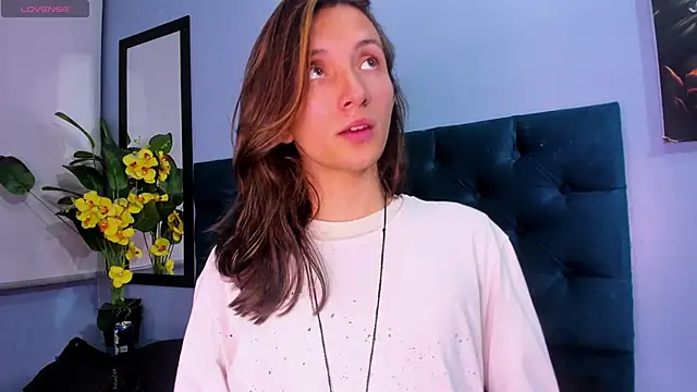 Feniix   online show from September 10, 2025, 4:55 am