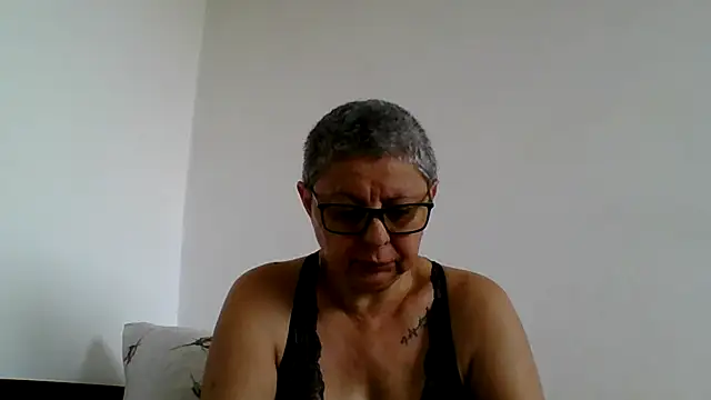 roseblak42 online show from July 2, 2026, 3:51 pm