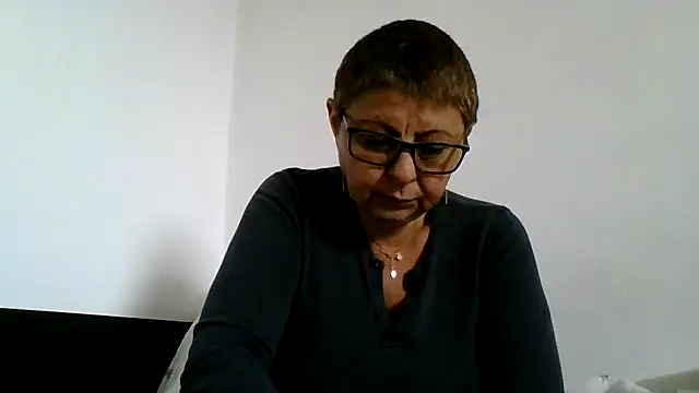 roseblak42 online show from October 1, 2025, 11:58 am