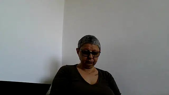 Snapshot of roseblak42 chatting on April 28, 2026, 8:30 am roseblak42 online show from April 28, 2026, 8:30 am