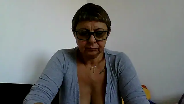 roseblak42 online show from October 23, 2025, 1:43 pm