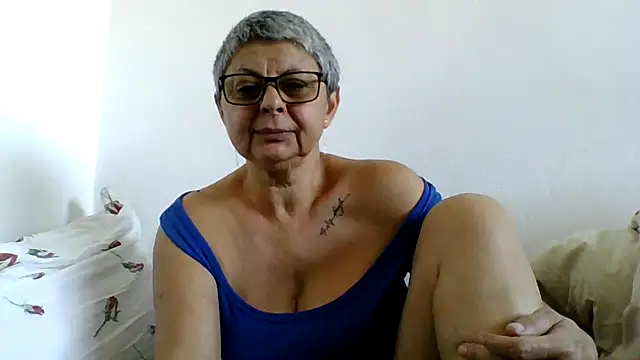 roseblak42 online show from July 30, 2026, 3:44 pm