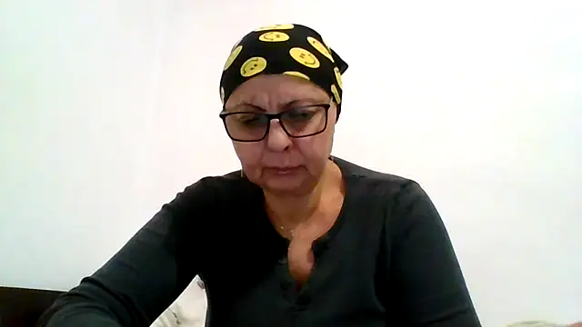 roseblak42 online show from November 14, 2025, 4:54 pm