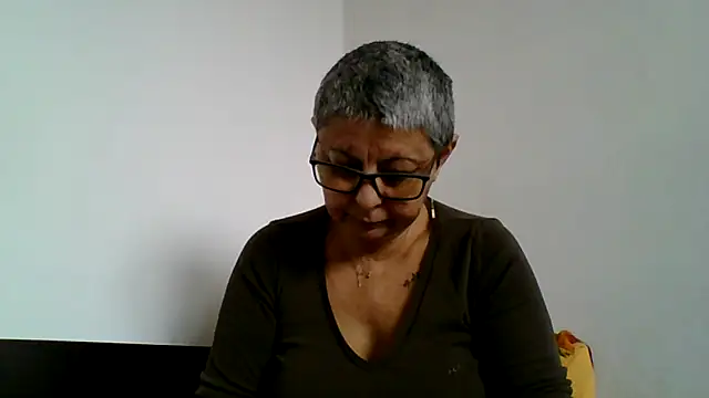 roseblak42 online show from December 16, 2025, 9:35 am