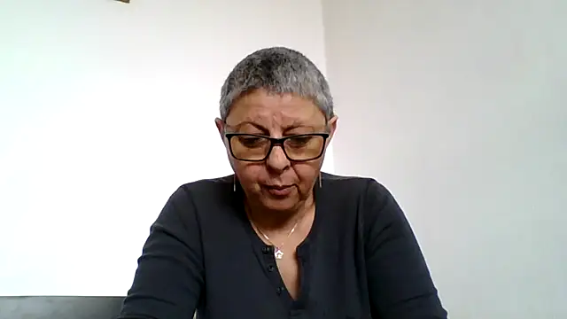Snapshot of roseblak42 chatting on April 22, 2026, 10:22 am roseblak42 online show from April 22, 2026, 10:22 am
