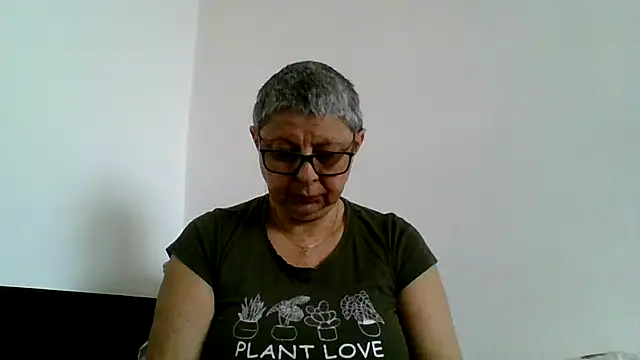 Snapshot of roseblak42 chatting on April 29, 2026, 12:42 pm roseblak42 online show from April 29, 2026, 12:42 pm