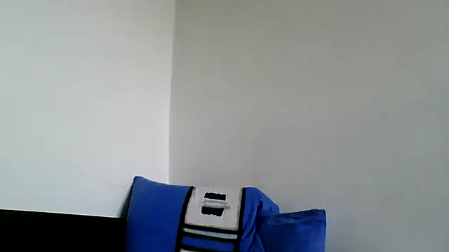 Snapshot of roseblak42 chatting on May 11, 2026, 10:05 am roseblak42 online show from May 11, 2026, 10:05 am