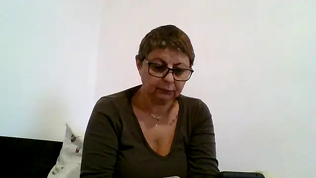 roseblak42 online show from October 13, 2025, 2:40 pm