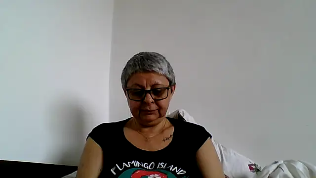 Snapshot of roseblak42 chatting on May 31, 2026, 11:38 am roseblak42 online show from May 31, 2026, 11:38 am