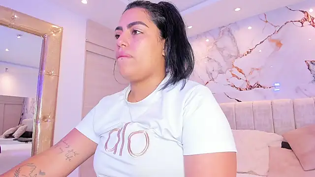 Snapshot of kiana_cream chatting on November 22, 2025, 11:53 am kiana cream online show from November 22, 2025, 11:53 am