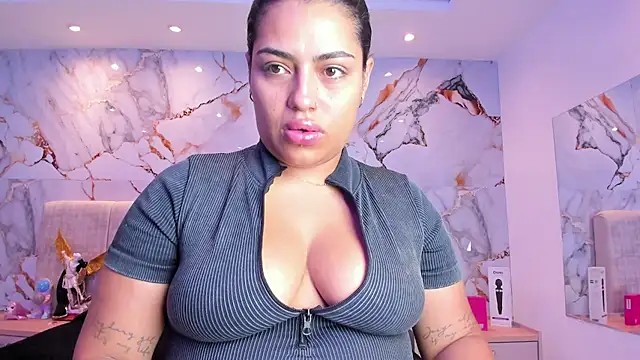 Snapshot of kiana_cream chatting on November 13, 2025, 11:47 am kiana cream online show from November 13, 2025, 11:47 am