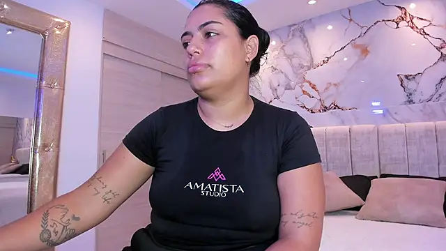 Snapshot of kiana_cream chatting on November 14, 2025, 12:09 pm kiana cream online show from November 14, 2025, 12:09 pm