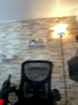  Abril-Office1 online show from October 1, 2025, 3:05 pm