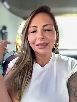  Abril-Office1 online show from September 26, 2025, 3:08 pm